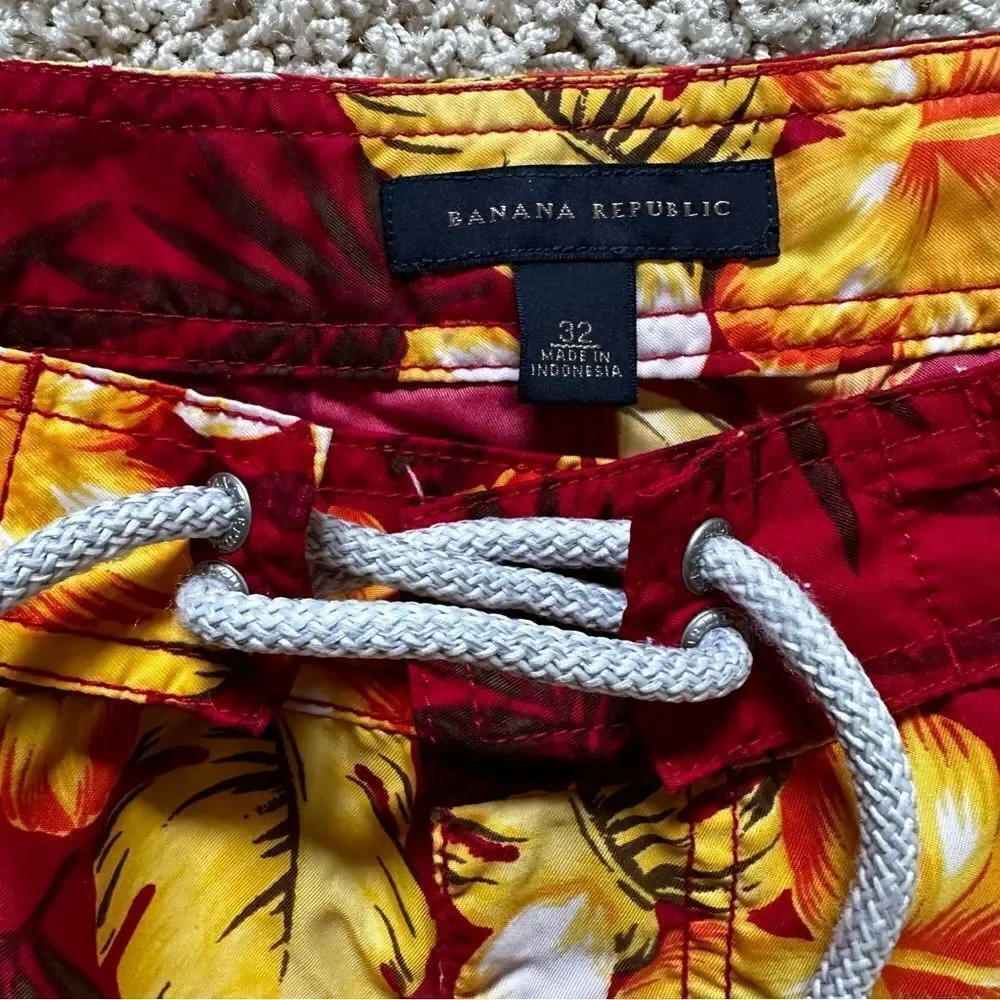 Banana Republic Men’s Hawaiian Floral Swim Trunks Board Shorts Pockets 32